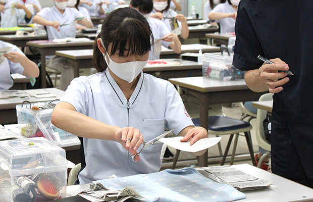 犬を美しく魅せるグルーミング技術